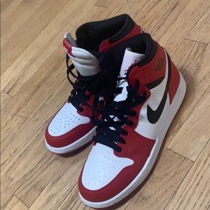 NEW JORDAN 1 RETRO